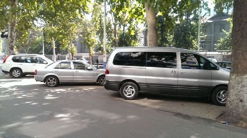 違章停車(chē)被拖壞，就該自認(rèn)倒霉？告訴車(chē)主如何獲得賠償